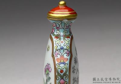 图片[2]-Snuff bottle with imperial poem and floral decoration in famille rose, Qing dynasty, Jiaqing reign (1796-1820)-China Archive